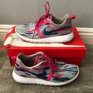 Multicolored Nike Roshe